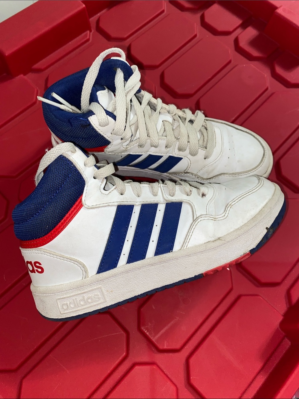Adidas Hoops white, red and blue Leather high Top sneakers US Boys size 2
